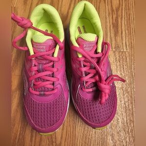 SAUCONY Cohesion Girls Sneakers Size 2 Fuchsia Purple Silver Neon Green  NWOB